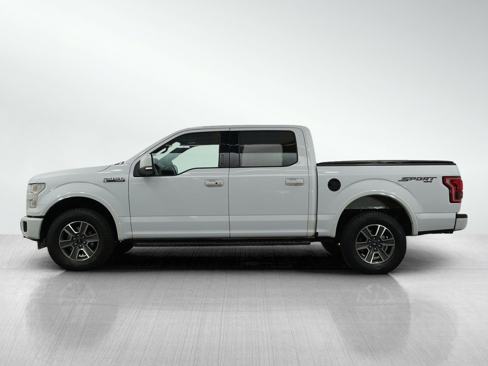 Used 2015 Ford F-150 Lariat with VIN 1FTEW1EF5FKF05150 for sale in Roseville, Minnesota