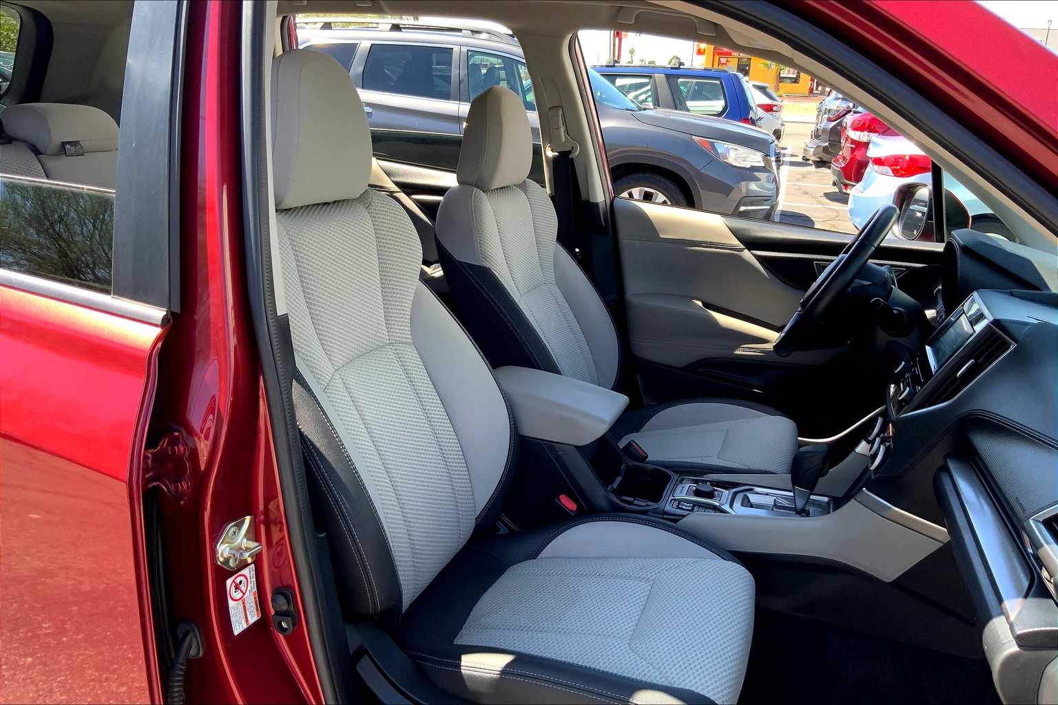 2020 Subaru Forester Premium photo 8