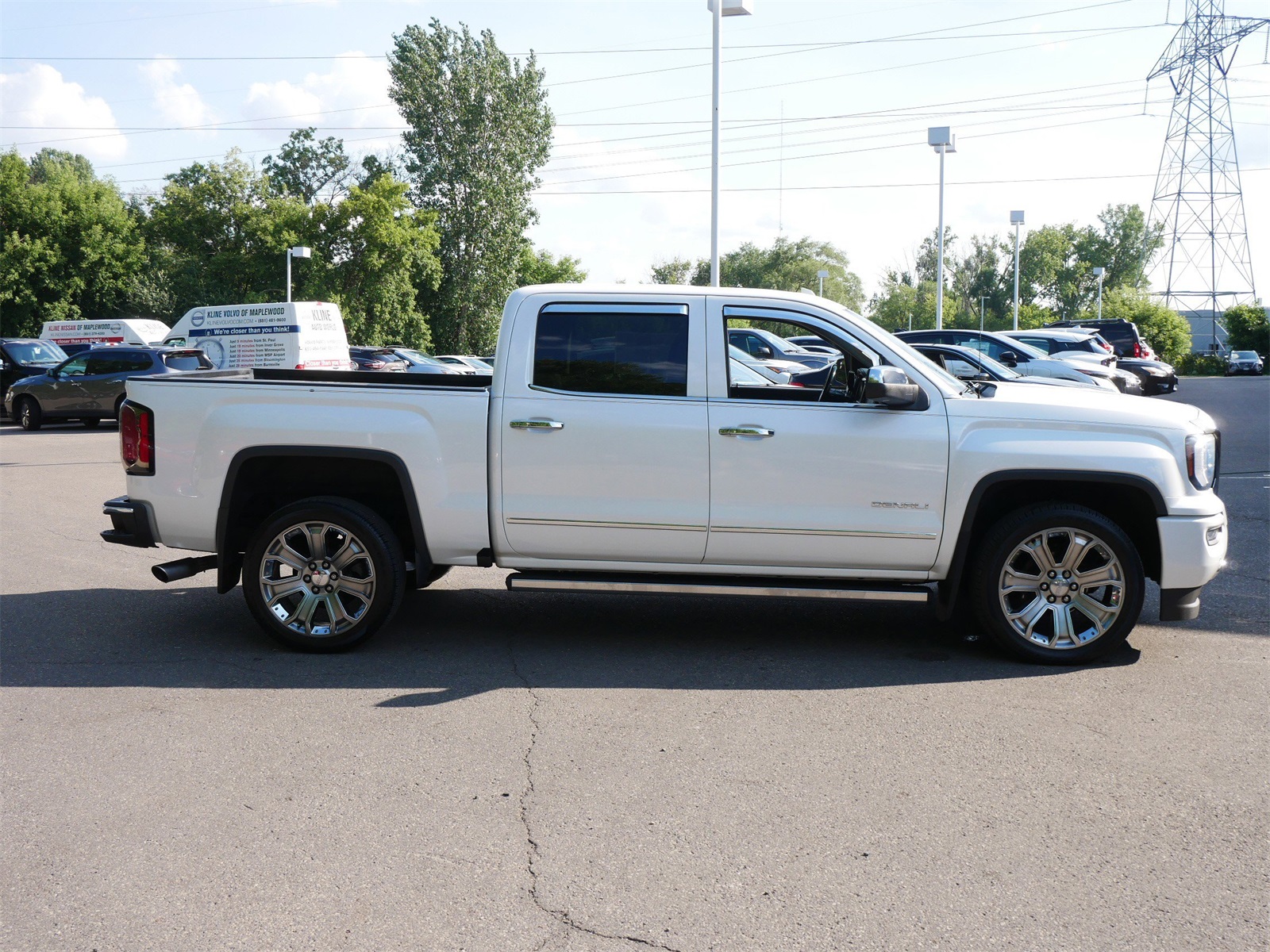 Used 2018 GMC Sierra 1500 Denali Denali with VIN 3GTU2PEJ9JG588337 for sale in Maplewood, Minnesota