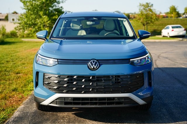 2025 Volkswagen Tiguan SE photo 4