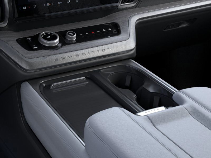 2025 Ford Expedition Platinum photo 14