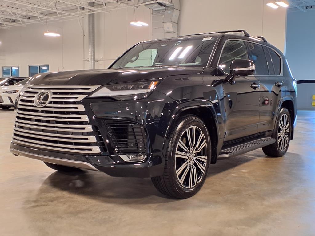 2025 Lexus LX 600 Luxury photo 3
