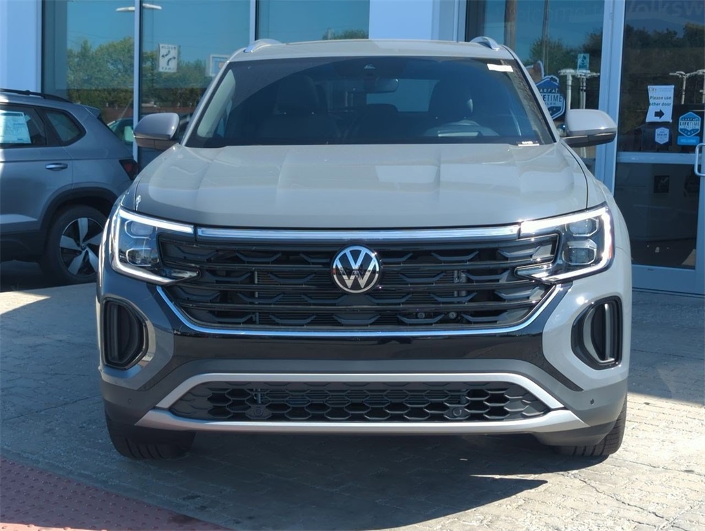 2026 Volkswagen Atlas Cross Sport SEL photo 2