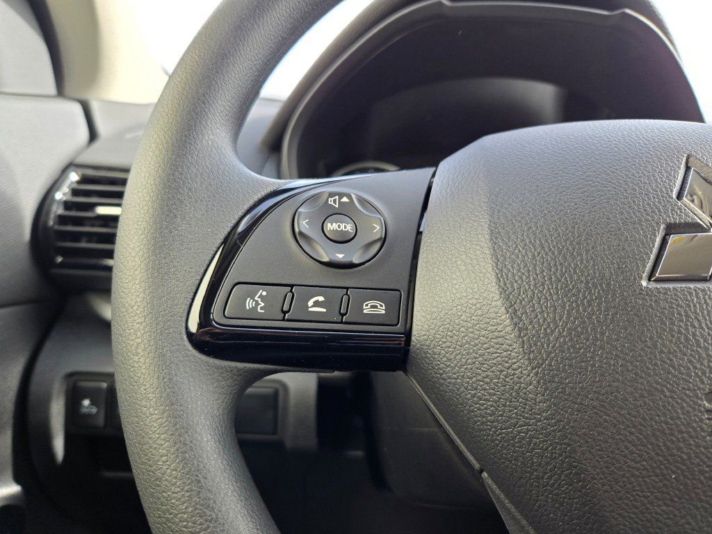 2025 Mitsubishi Eclipse Cross LE photo 20