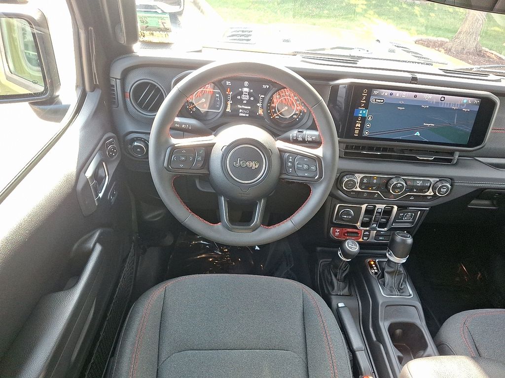 2024 Jeep Wrangler Rubicon photo 11