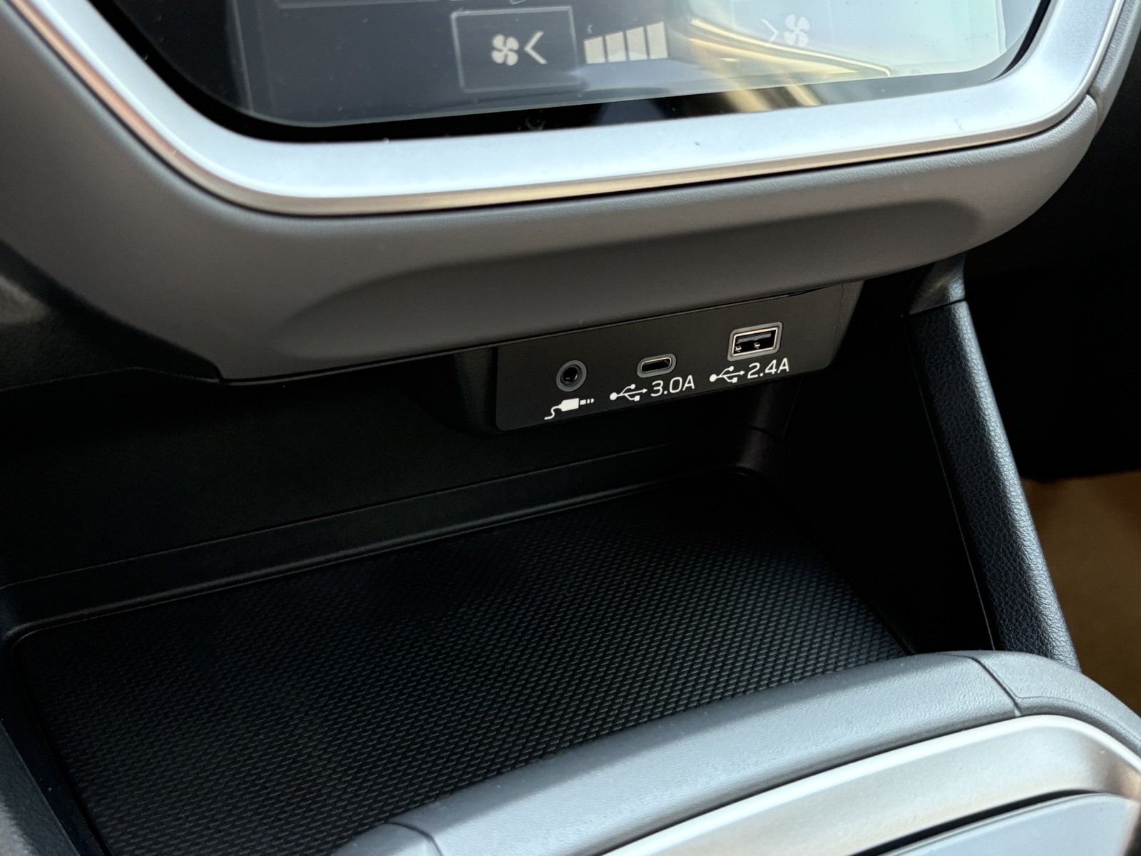 New 2025 CRYSTAL WHITE PEARL Subaru Premium image 37