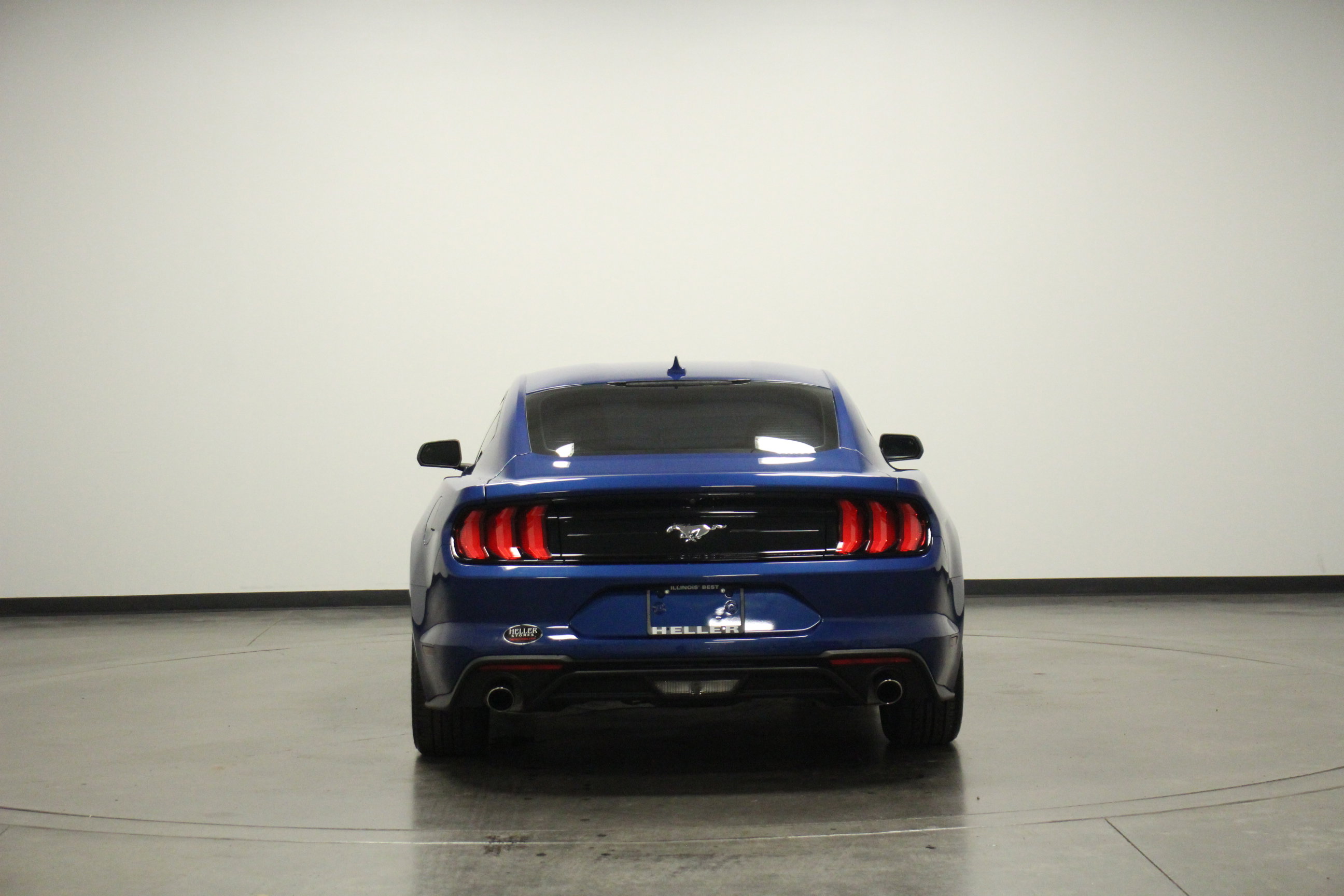 2022 Ford Mustang EcoBoost photo 6