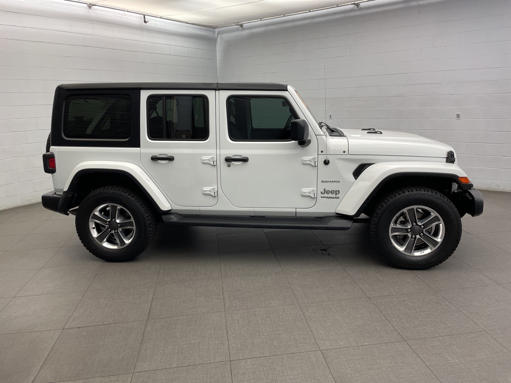 2022 Jeep Wrangler Unlimited Sahara photo 3
