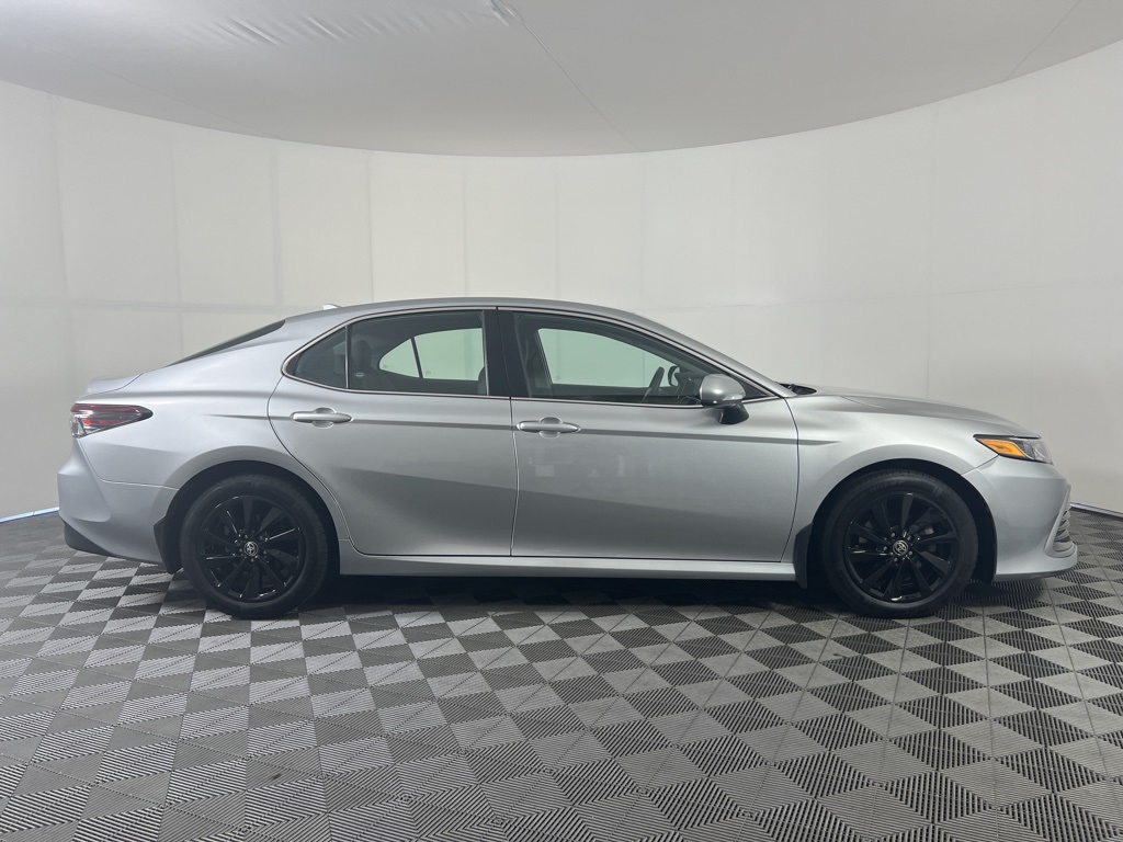 2023 Toyota Camry LE photo 18
