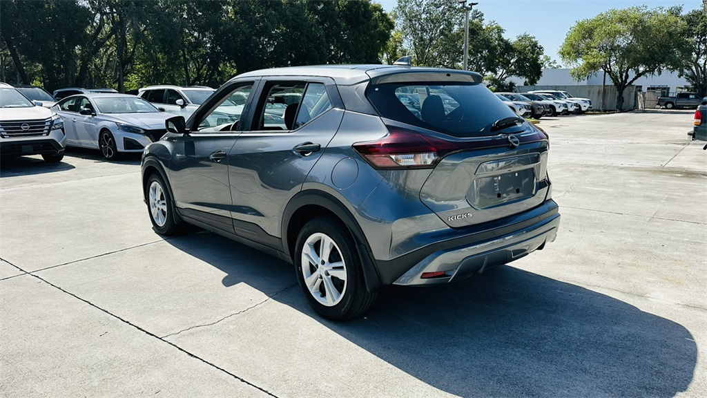 2025 Nissan Kicks Play S photo 3
