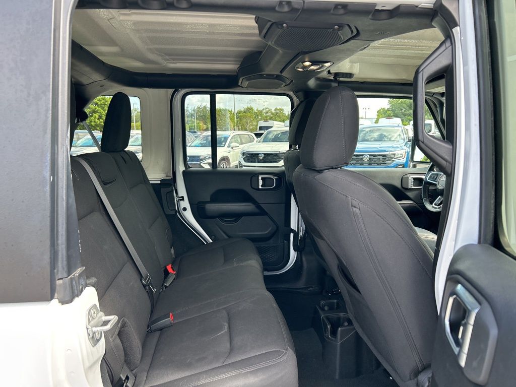 2022 Jeep Wrangler Unlimited Sahara photo 37