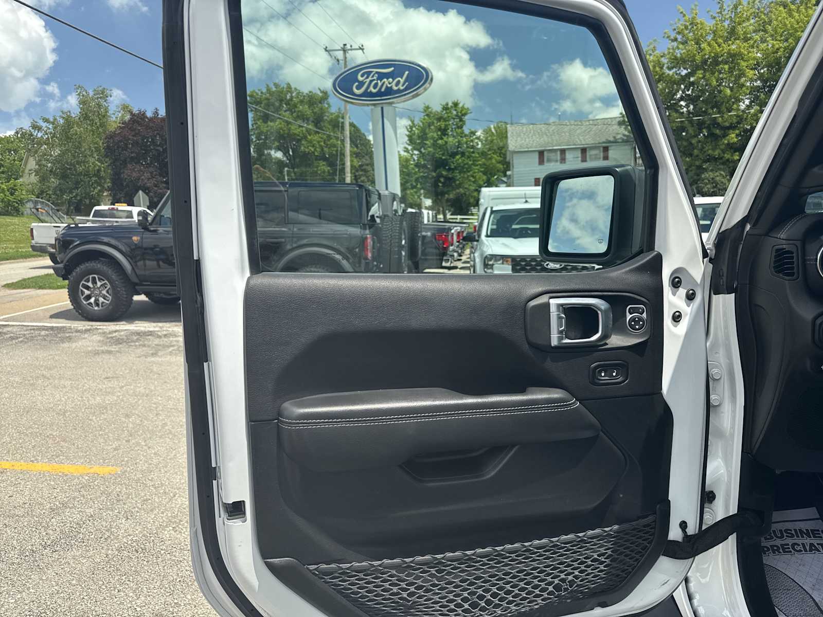 2022 Jeep Wrangler 4xe Unlimited Sahara photo 14