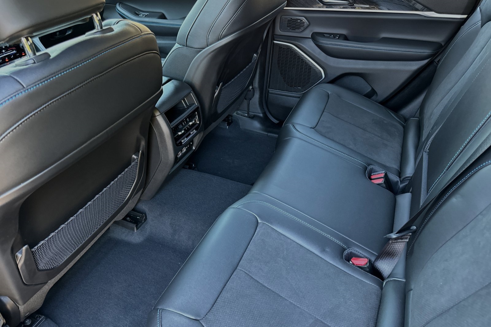 2023 Jeep Grand Cherokee Trailhawk 4xe photo 10