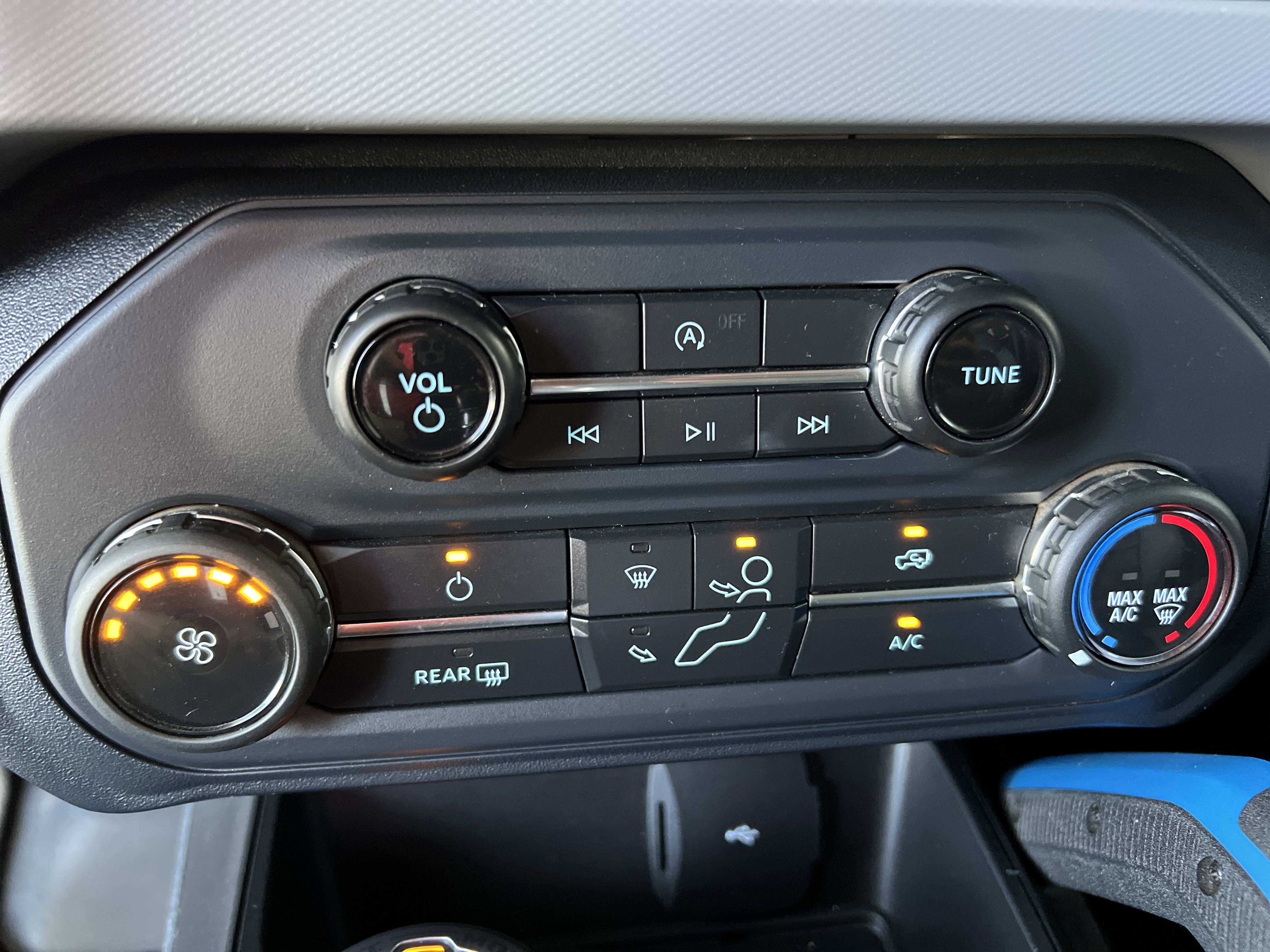 2022 Ford Bronco Black Diamond photo 14