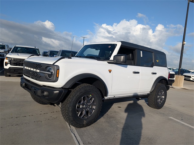 2025 Ford Bronco Badlands photo 3