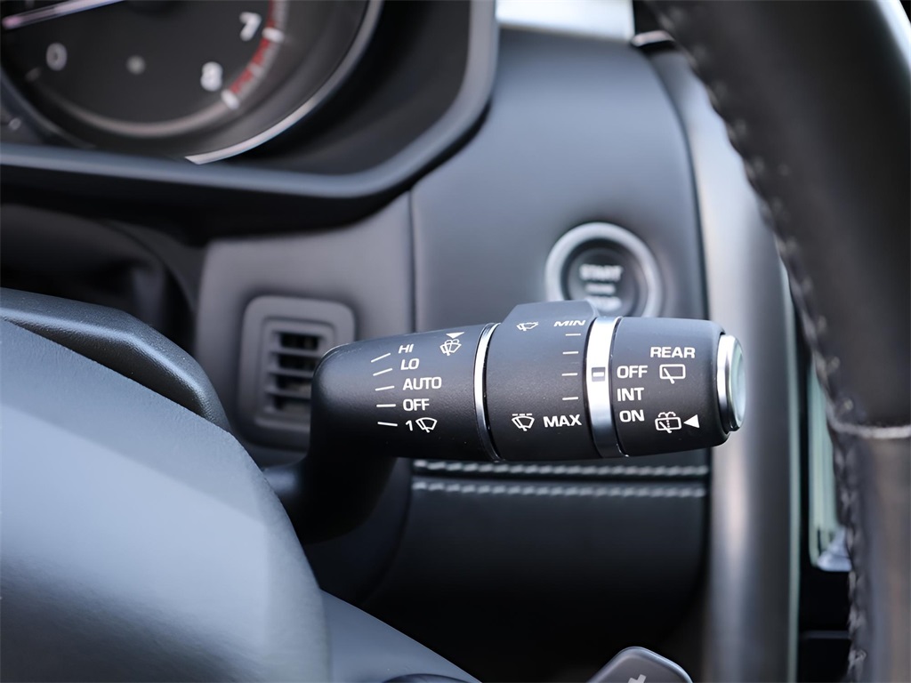 2017 Land Rover Discovery First Edition photo 35