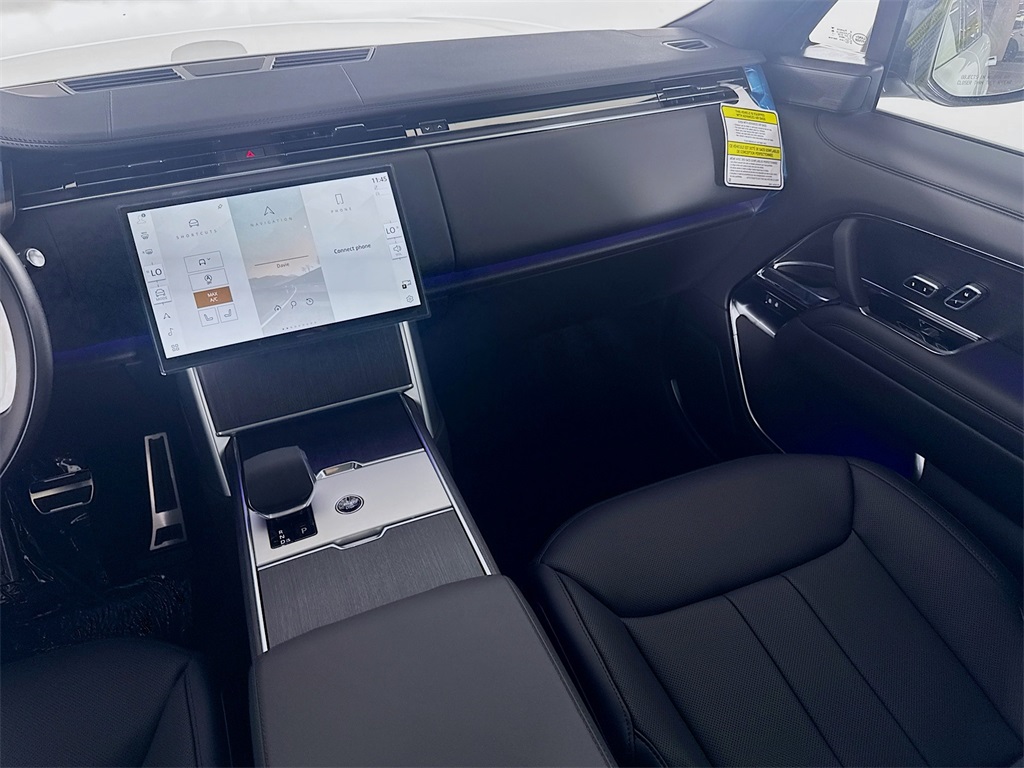 2025 Land Rover Range Rover SE photo 18