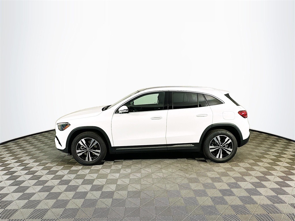 2026 Mercedes Benz GLA 250 4MATIC photo 2