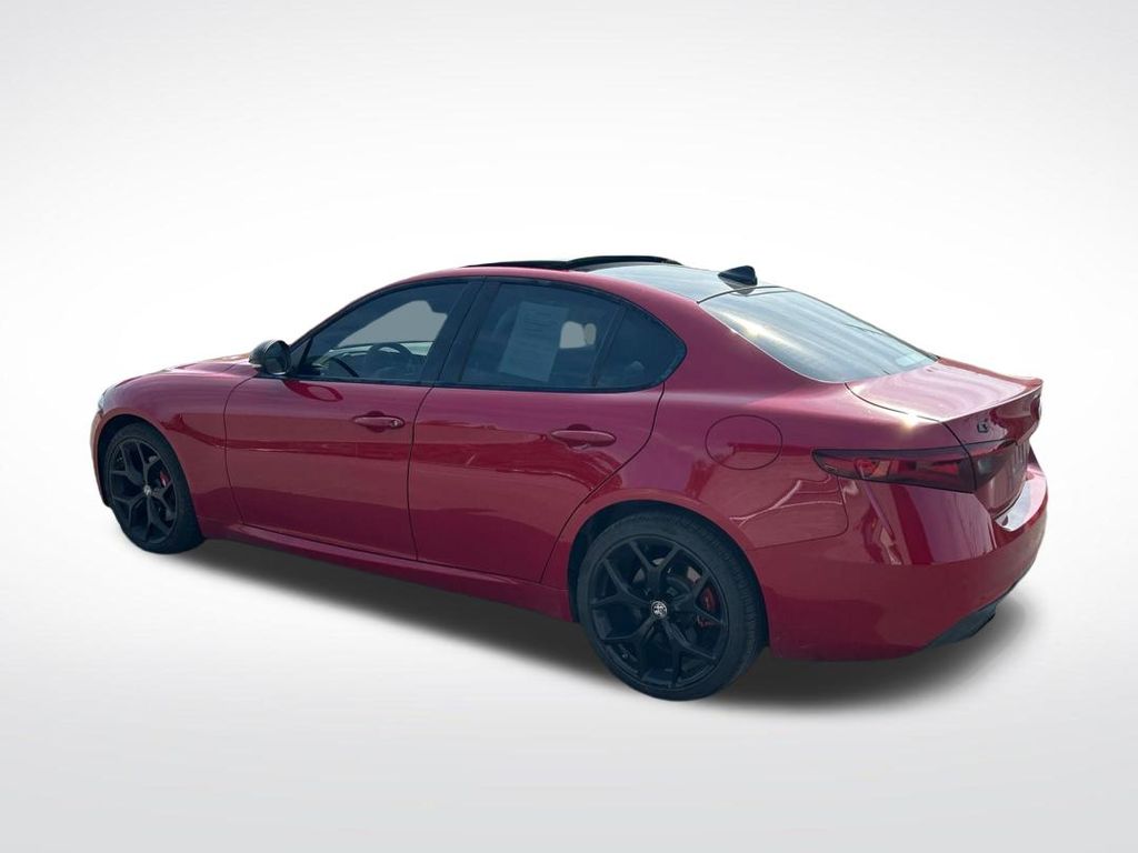 2020 Alfa Romeo Giulia Base photo 7