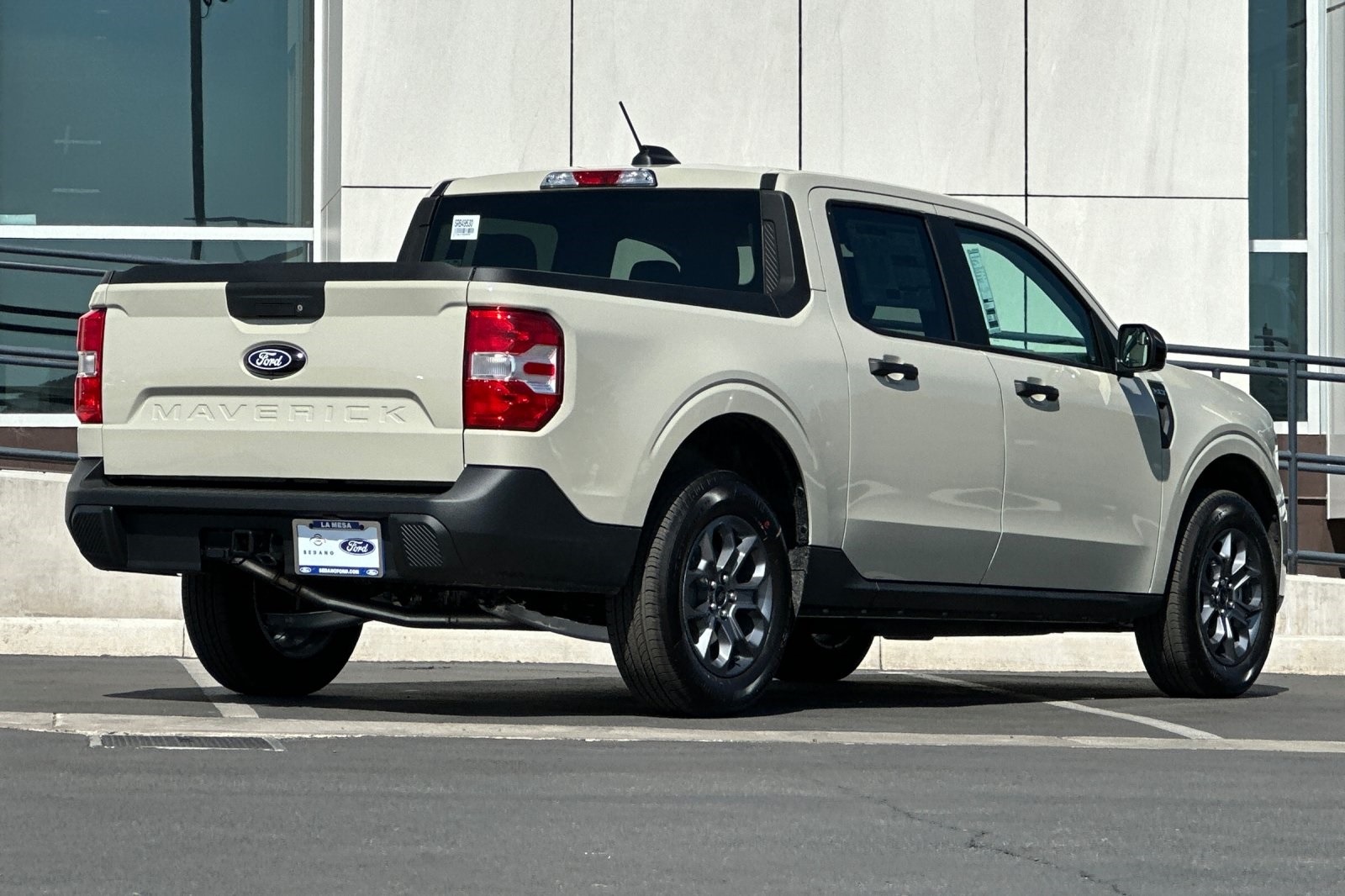 2025 Ford Maverick XLT photo 3
