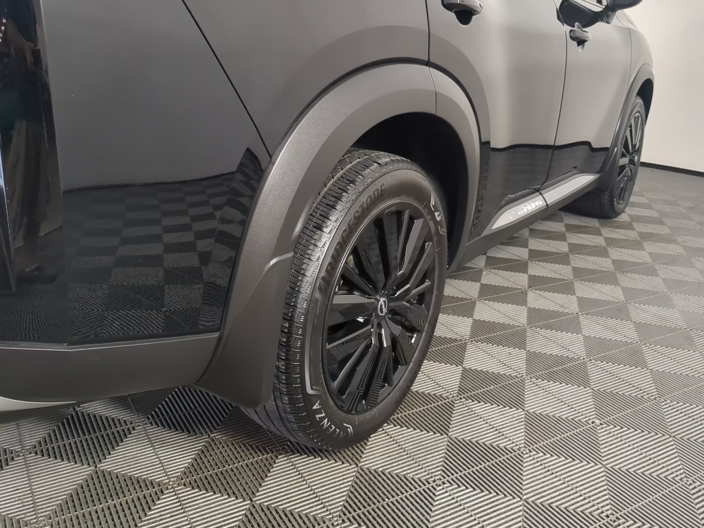 2024 Nissan Pathfinder Platinum photo 8