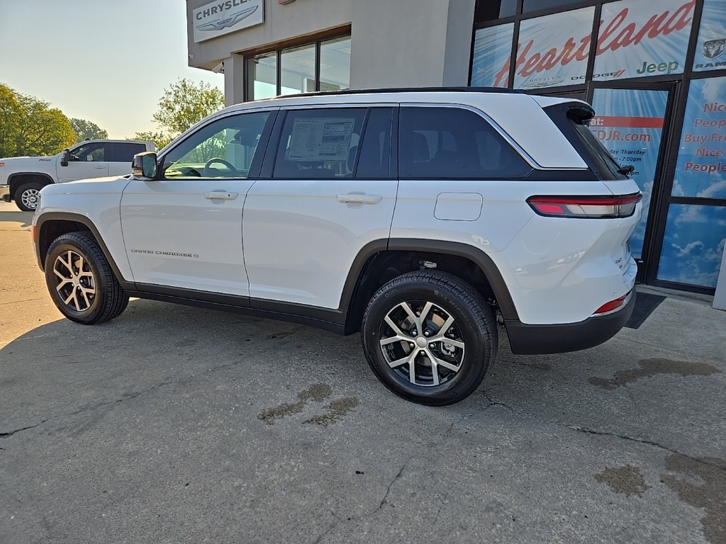 2025 Jeep Grand Cherokee Limited photo 2