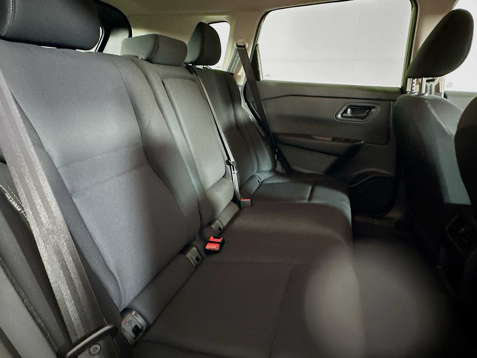 2025 Nissan Rogue S photo 24