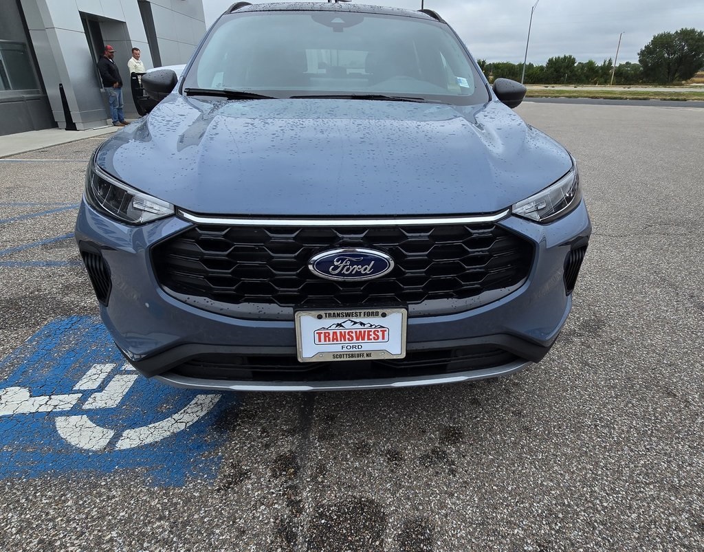 2026 Ford Escape ST-Line photo 2