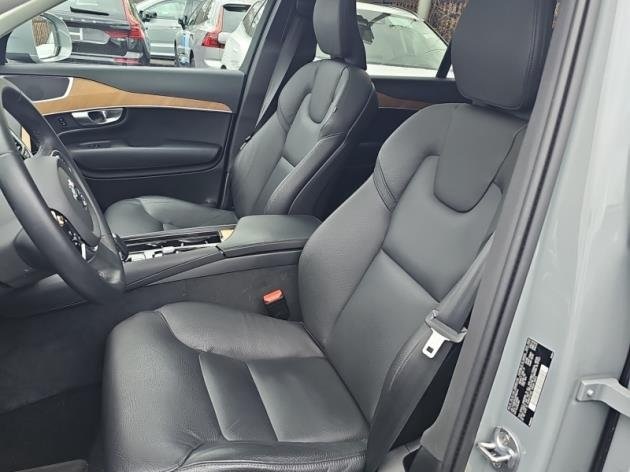 2024 Volvo XC90 Plus photo 4