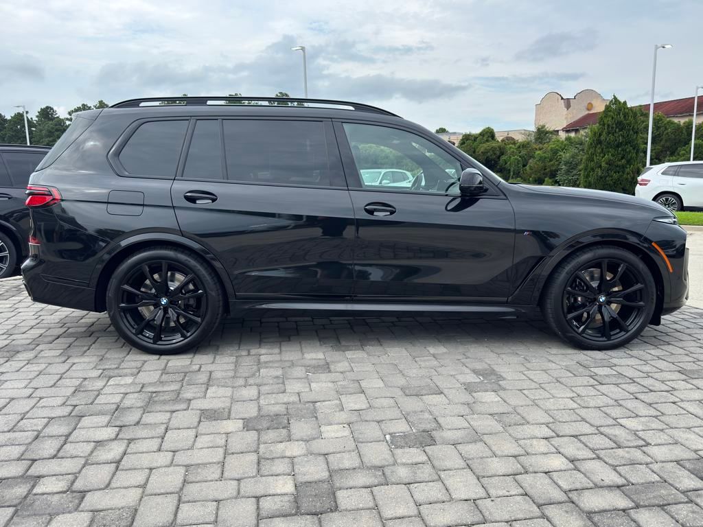 2026 Bmw X7 M60i photo 3
