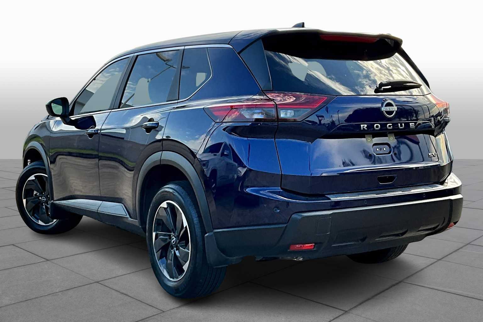 2024 Nissan Rogue SV photo 10
