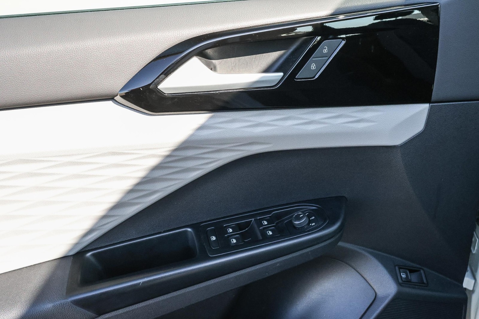 2022 Volkswagen Taos S photo 20
