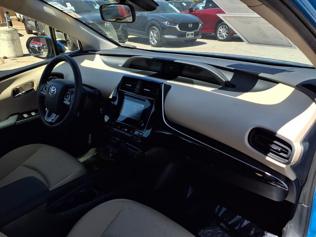 2019 Toyota Prius LE photo 20