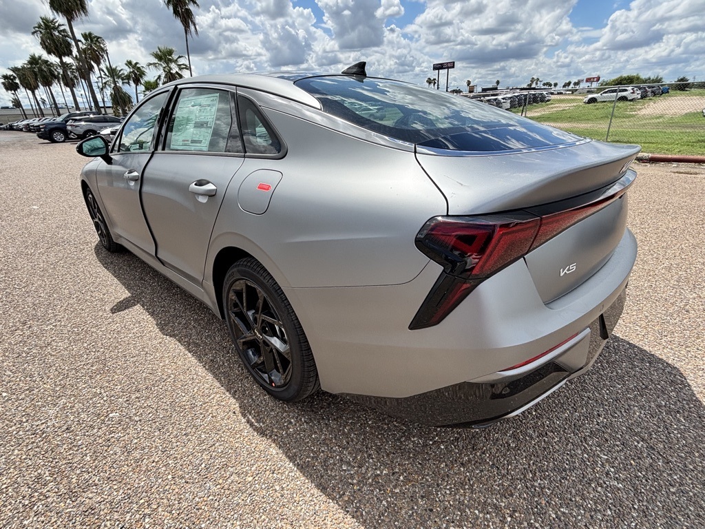 2026 Kia K5 GT-Line photo 5