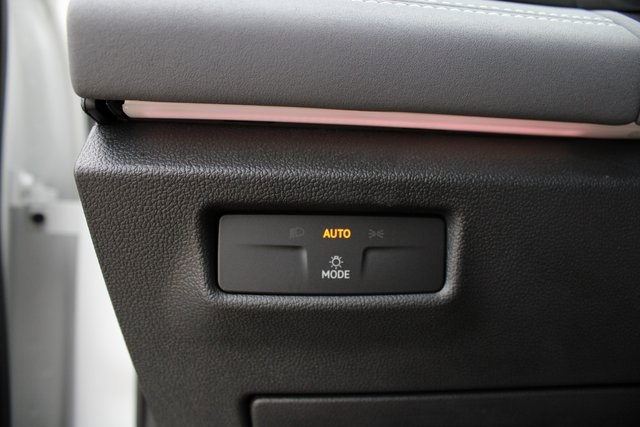 2025 Volkswagen Tiguan SE R-Line Black photo 2
