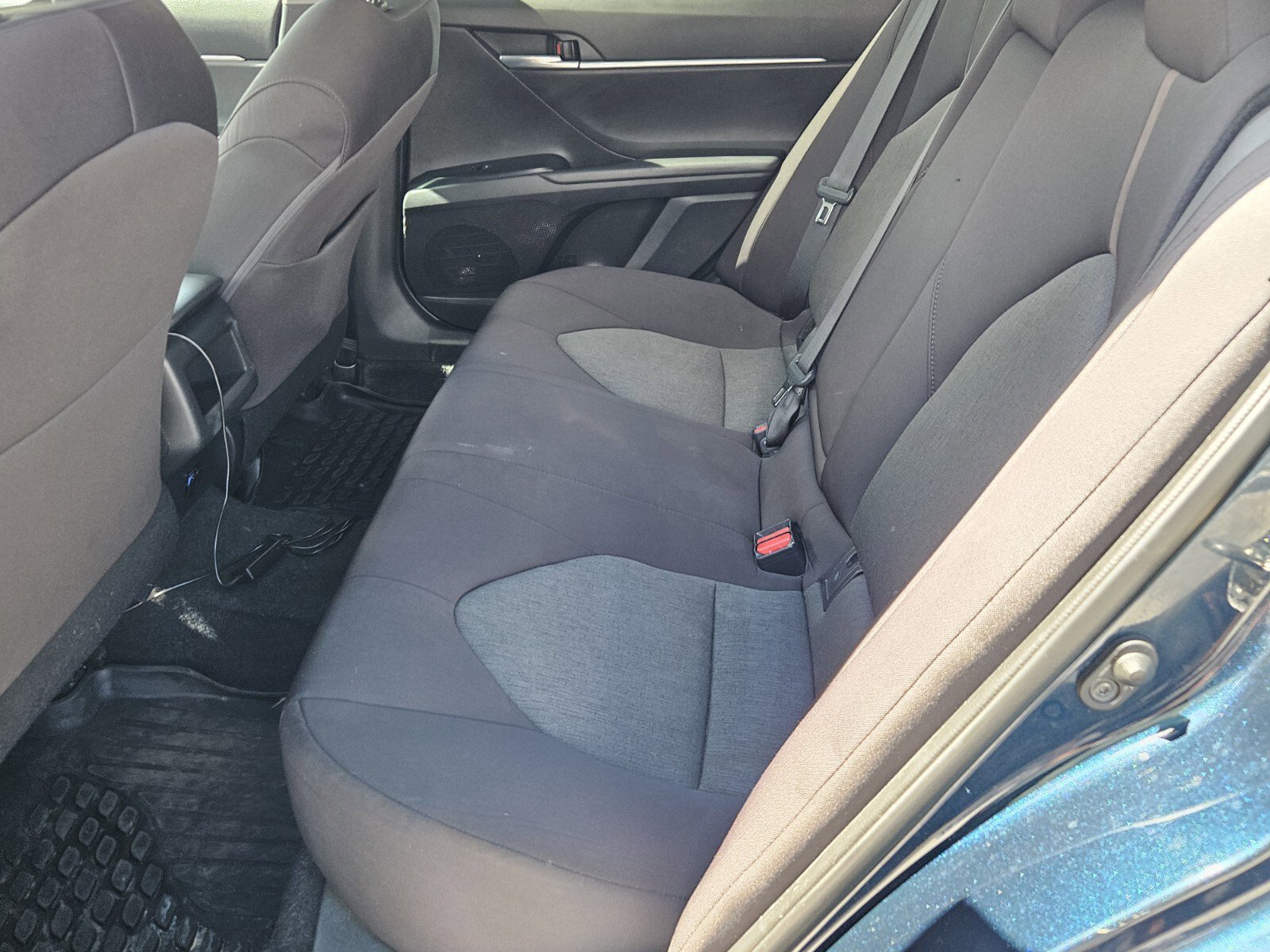 2020 Toyota Camry LE photo 4