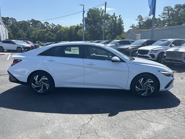 2025 Hyundai Elantra Hybrid Limited photo 2