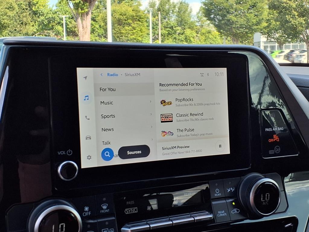 2023 Toyota Highlander L photo 6