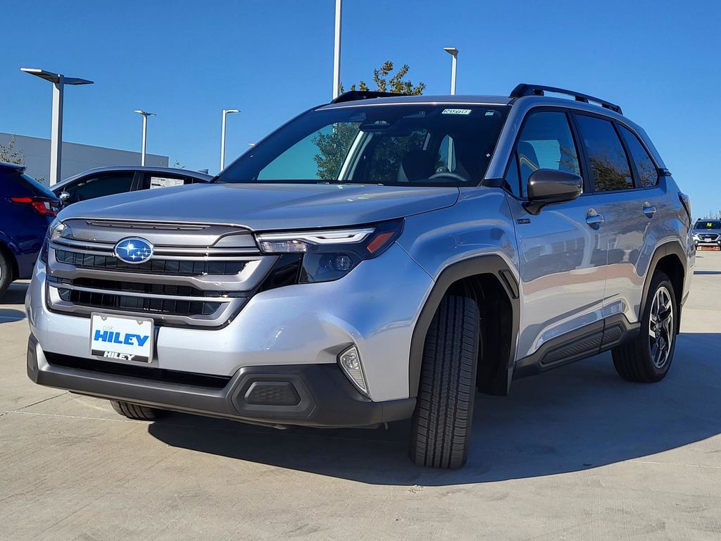 2025 Subaru Forester Premium photo 2
