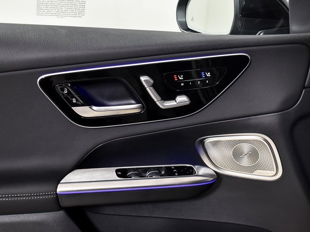 2026 Mercedes Benz GLC 300 photo 8