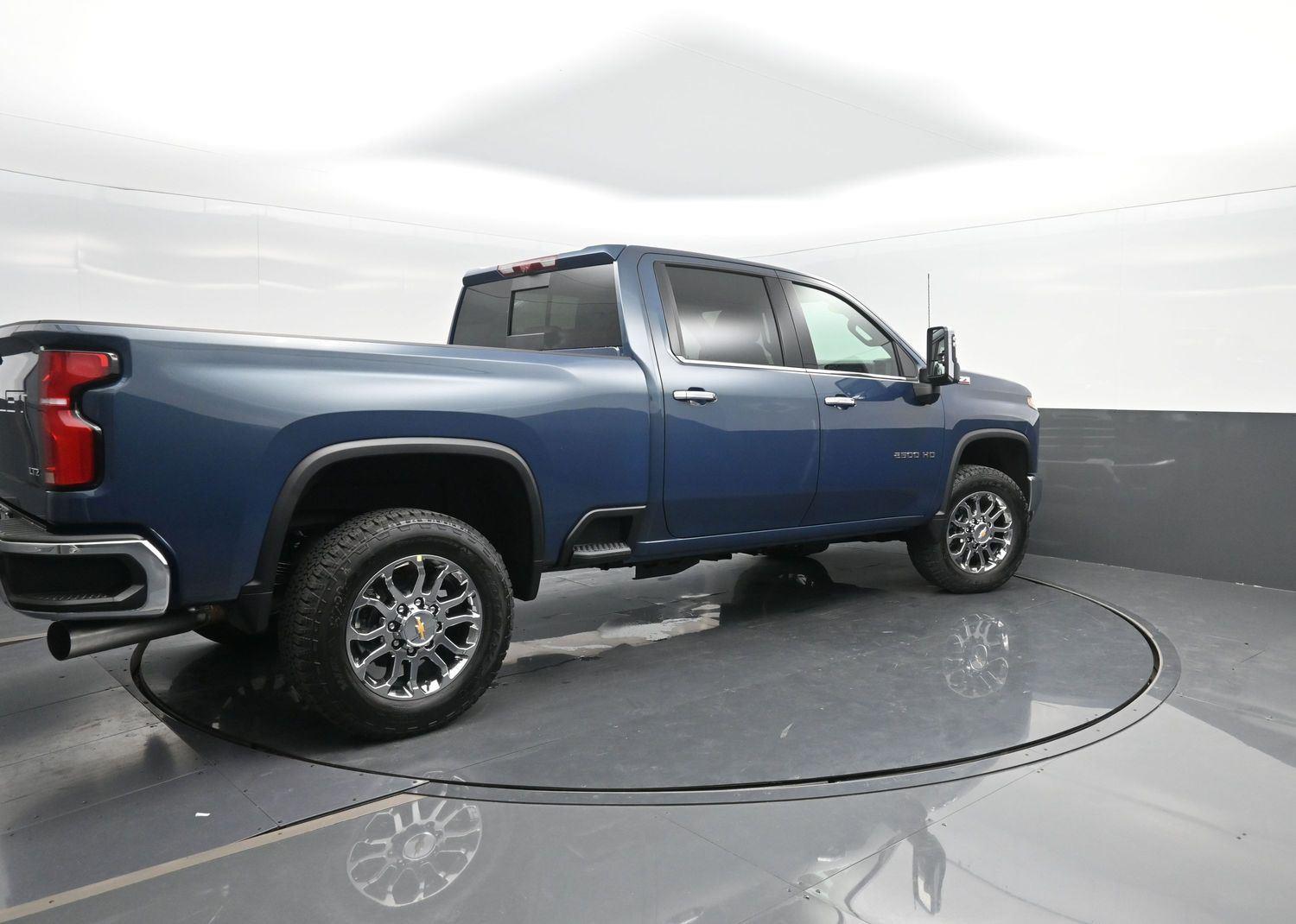 2026 Chevrolet Silverado 2500HD LTZ photo 2