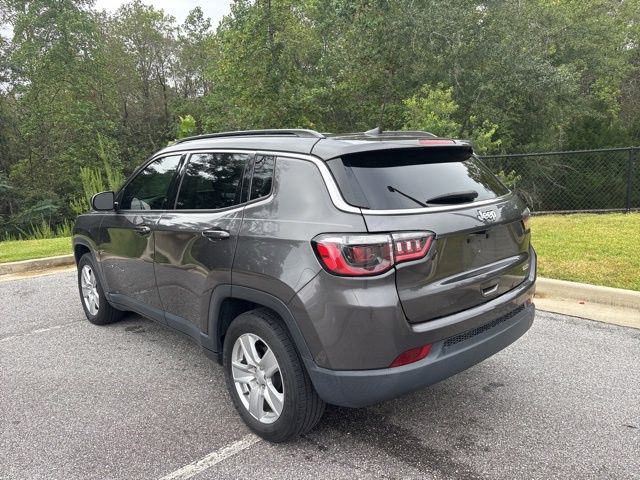2022 Jeep Compass Latitude photo 2