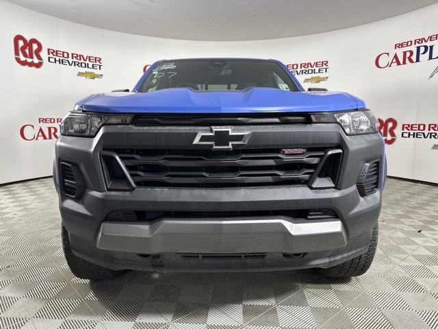 2025 Chevrolet Colorado Trail Boss photo 2