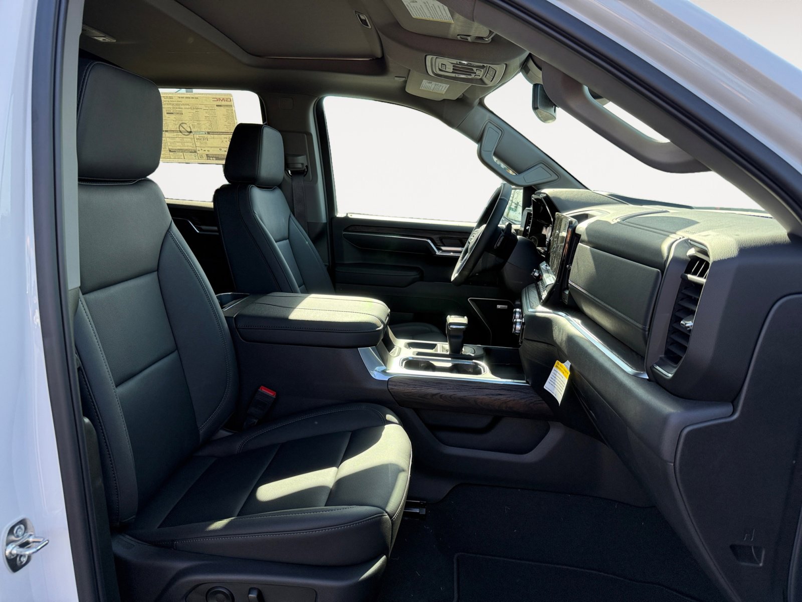 2025 Gmc Sierra 1500 SLT photo 19