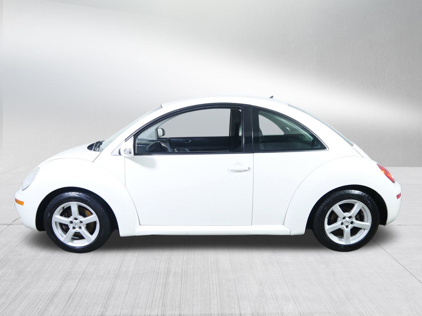2010 Volkswagen Beetle photo 4