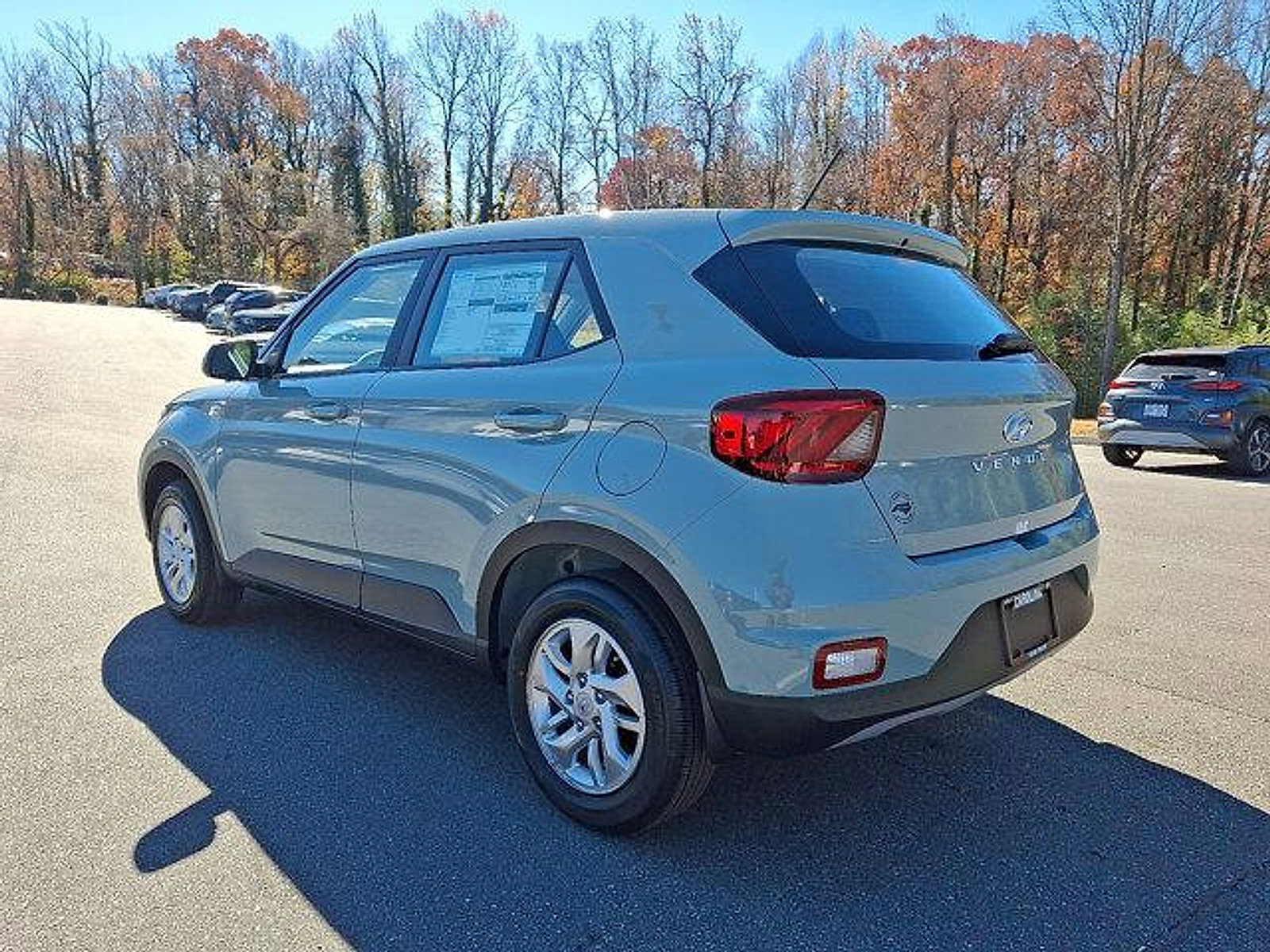 2026 Hyundai Venue SE photo 3