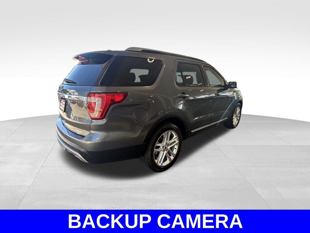 2017 Ford Explorer XLT photo 4