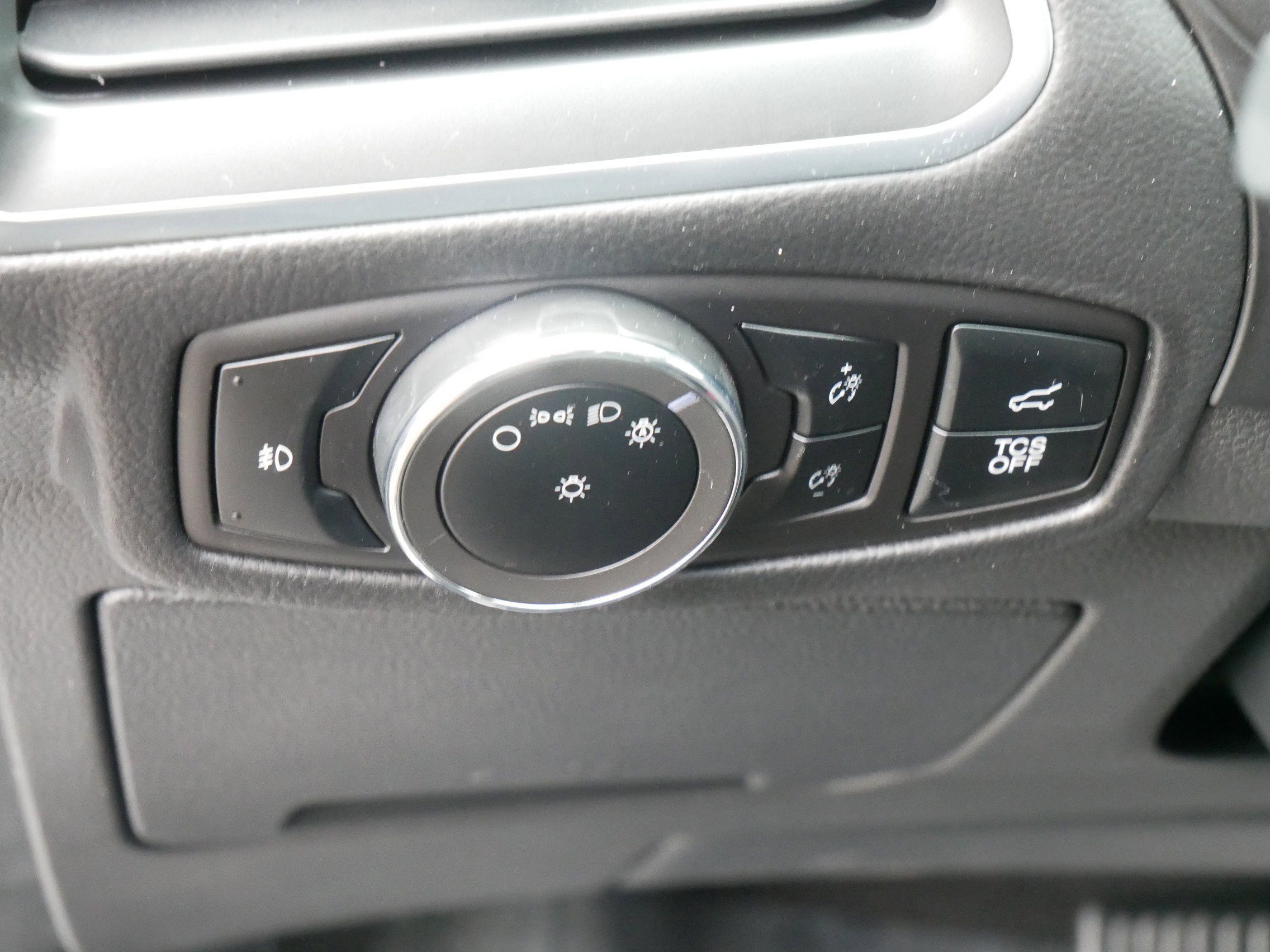 2024 Ford Edge Titanium photo 18