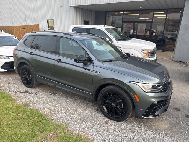 2022 Volkswagen Tiguan SE R-Line Black photo 3