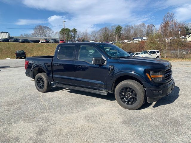 2024 Ford F-150 XLT photo 2